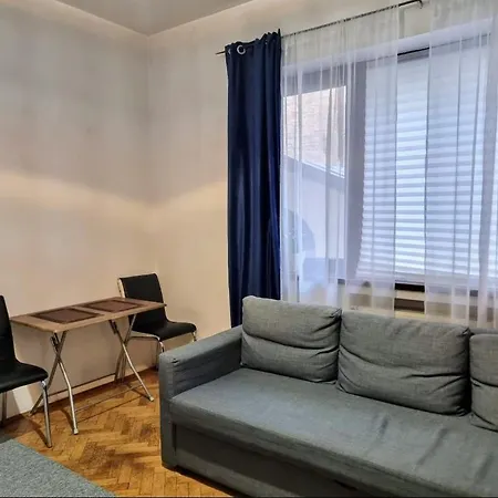 The Flat Of Sillence Piata Romana