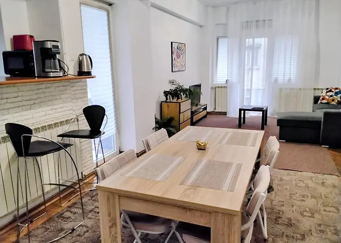 Apartment The Flat Of Sillence Piata Romana Bucharest