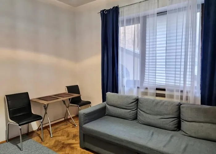 The Flat Of Sillence Piata Romana